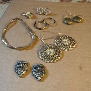 Elegant Gold Tone and Silver Tone jewelry set  with owl decor pieces Ring 7 3/4